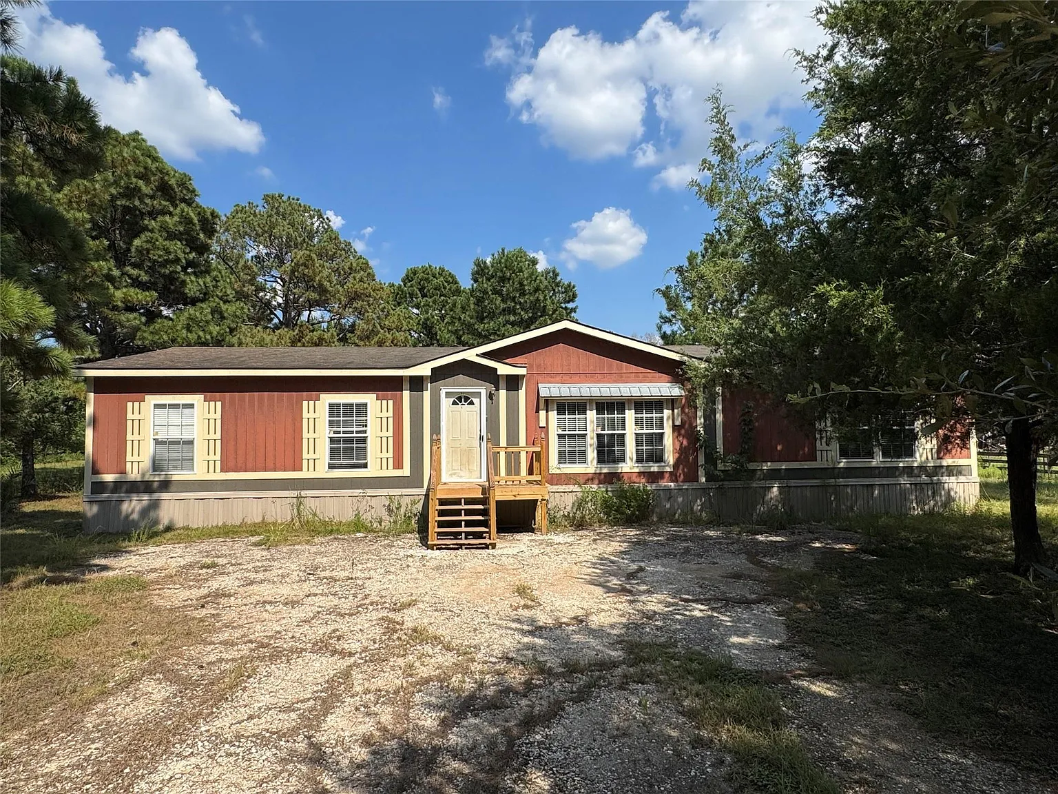 4 bed, 2.0 bath, 1456 sqft, $2,200 — Photo 1