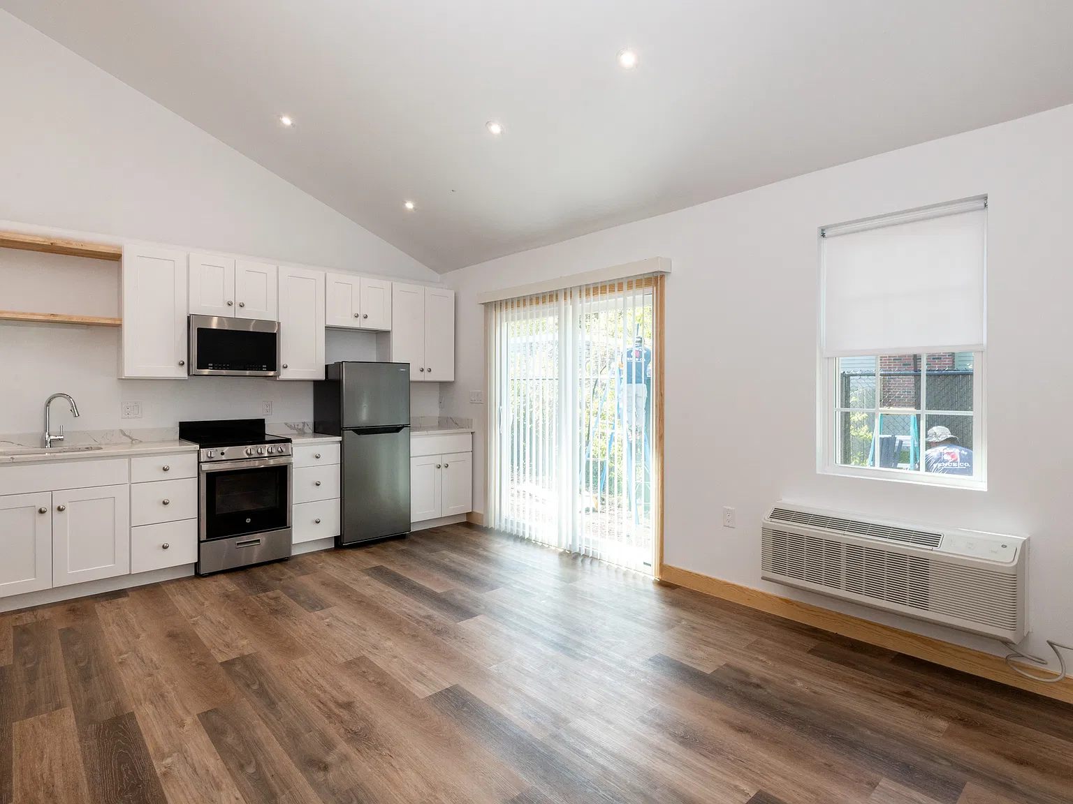 1 bed, 417 sqft, $1,500 — Photo 1