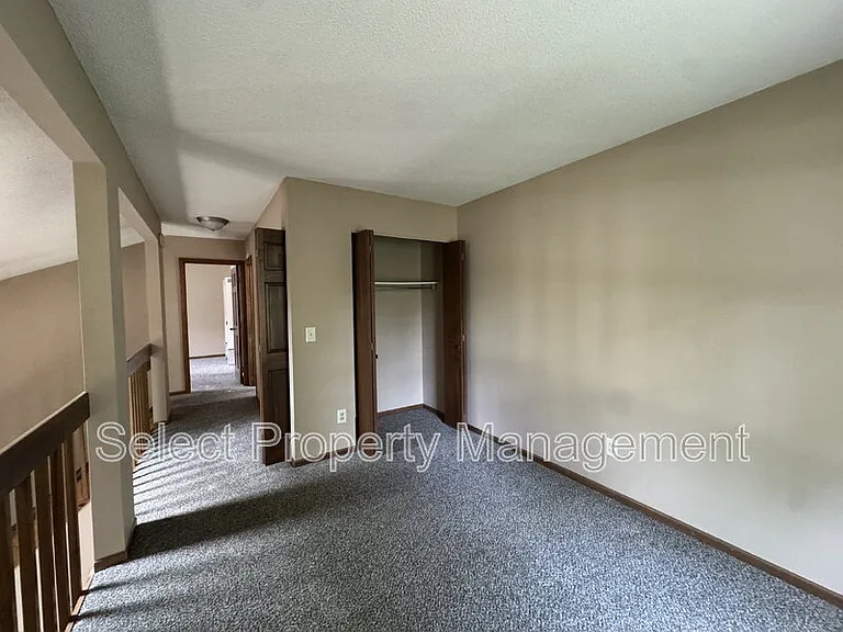 4904 Pinebrook Dr — Photo 17