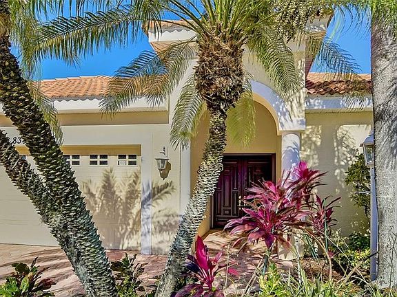 2nd image of 8343 Canary Palm Ct