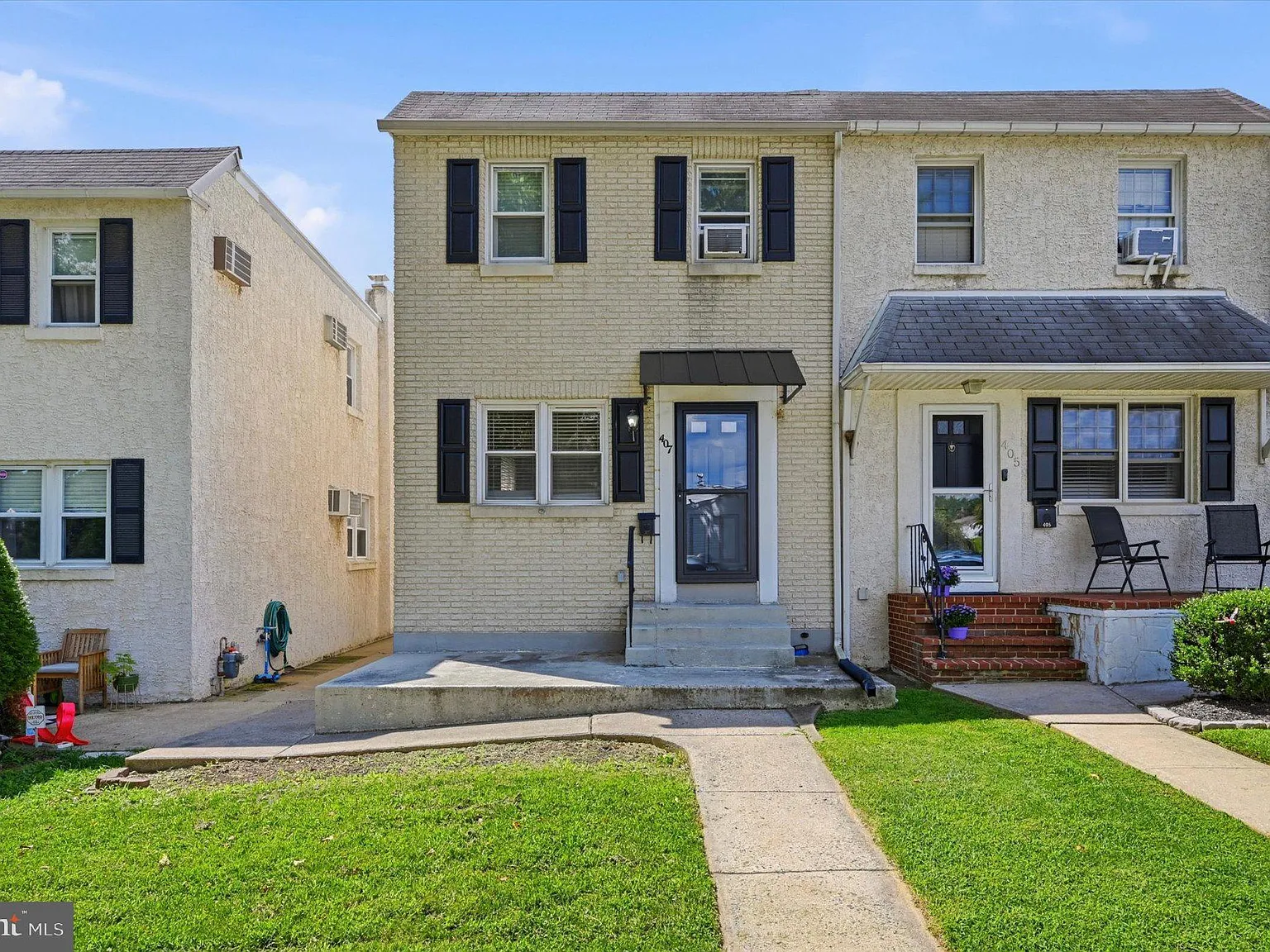 3 bed, 2.0 bath, 1152 sqft, $2,000 — Photo 2