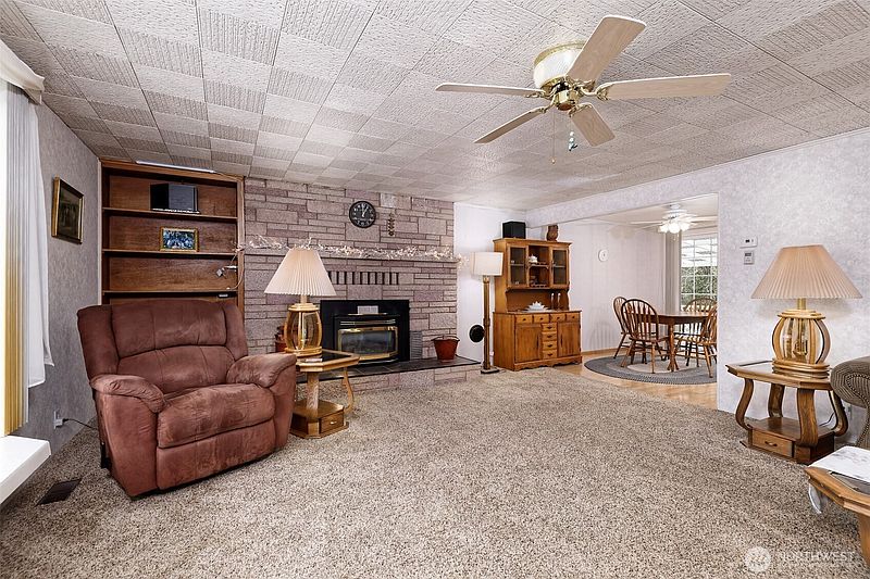 4th image of 2028 Ferry Street