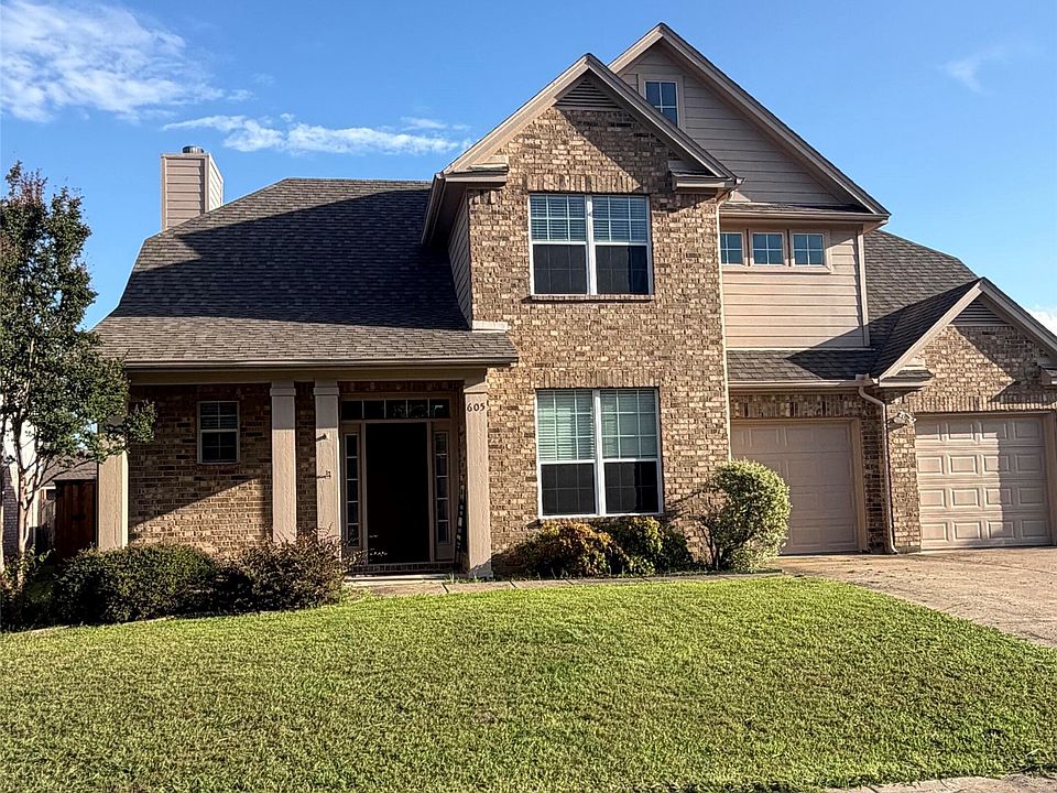 1st image of 605 Love Ln