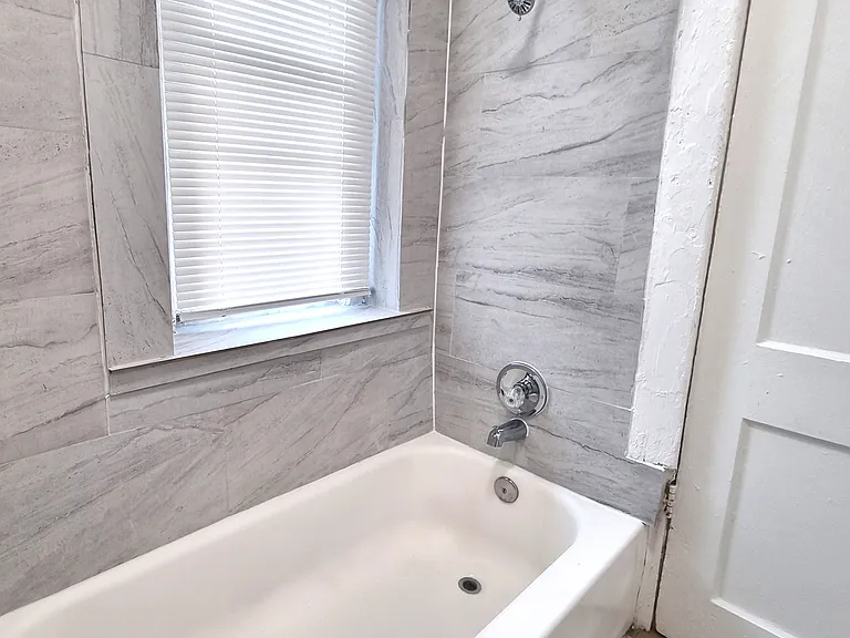 2306 Mount Royal Ter #1F — Photo 5