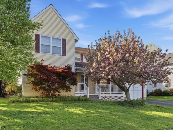 6 Shoshoni Way, Branchburg Twp., NJ 08876