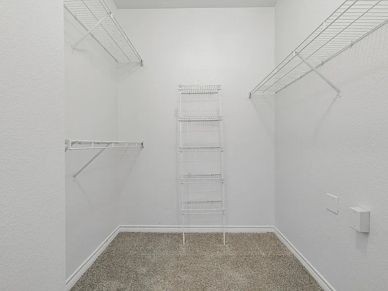 9th Street Apartments — Photo 16