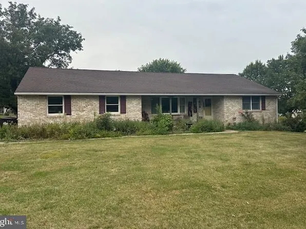 2911 Federal Dr, Gilbertsville, PA 19525