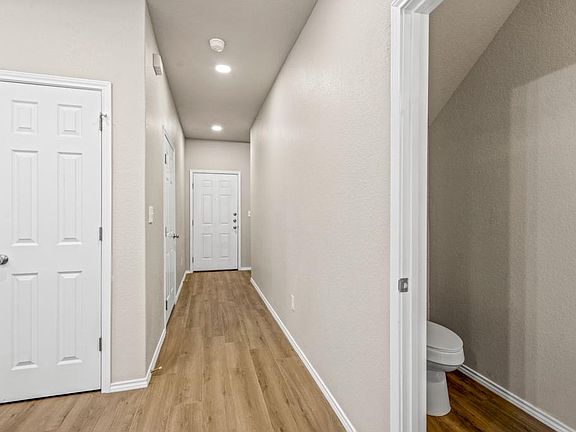4th image of 7116 Georgeann Dr #104