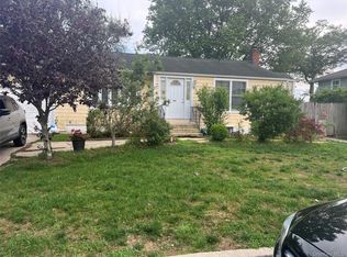 152 New Jersey Ave, Bay Shore, NY 11706