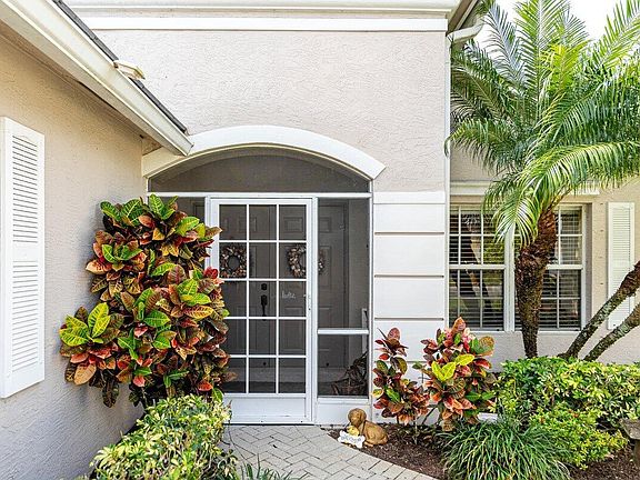 2nd image of 546 SW Indian Key Drive