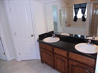 3rd image of 5318 Los Arboles Ave
