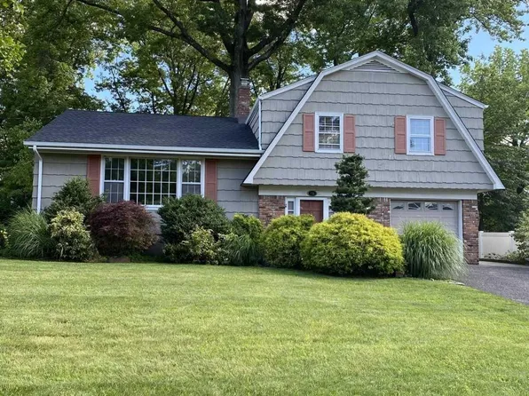 41 Blish Pl, Dumont, NJ 07628