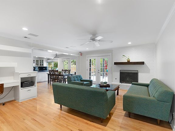 3rd image of 8605 Primrose Ln