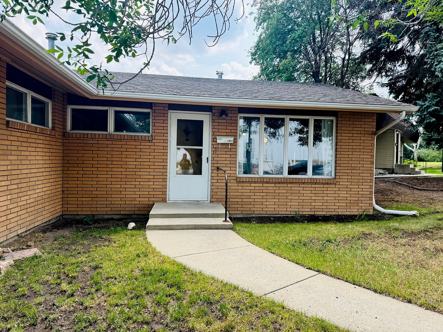 2 bed, 10 sqft, $1,500 — Photo 1