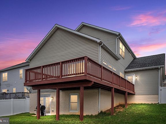 2nd image of 39 Hot Springs Way