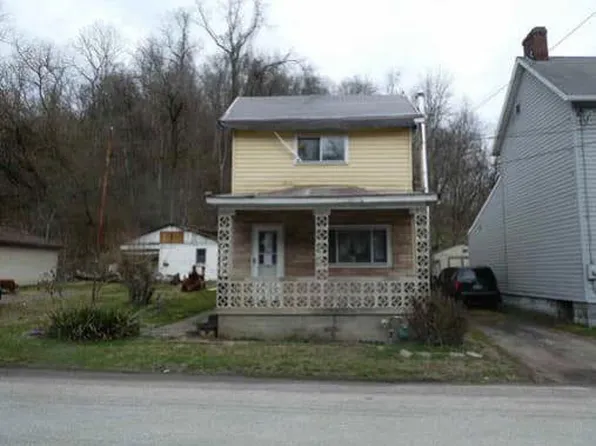 1025 Pike Run Dr, Coal Center, PA 15423