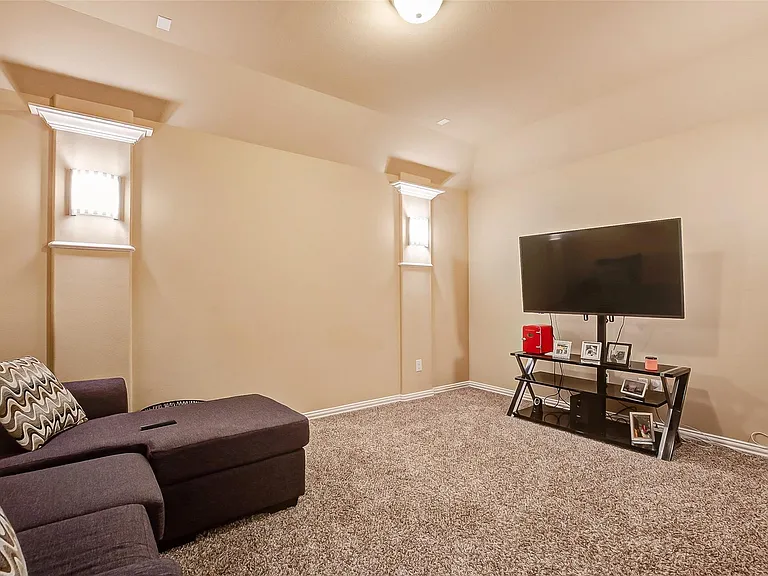 623 Orlandis Ln — Photo 31