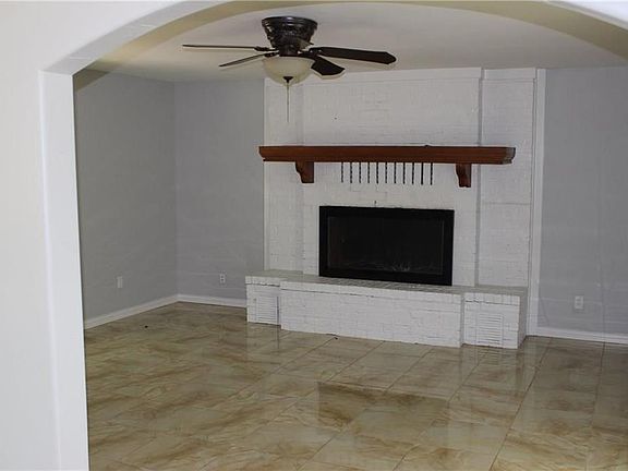 2nd image of 807 Highridge Ln