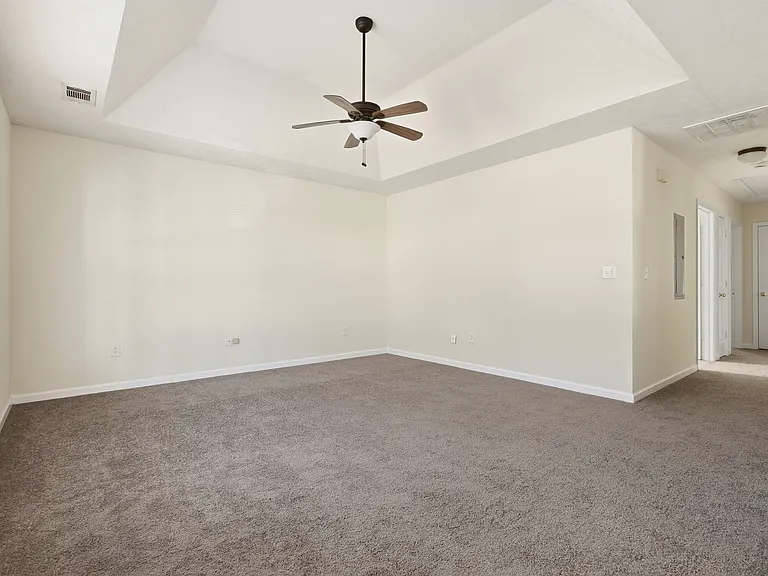 701 Pine Hill Ct #C — Photo 2