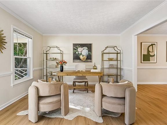 5th image of 403 Gaines Way
