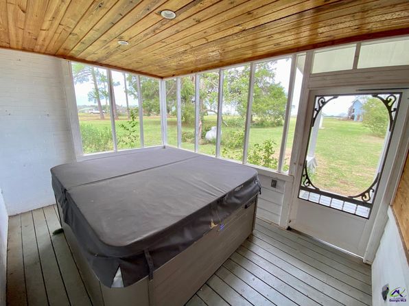 1088 Tippettville Rd, Pineview, GA 31071