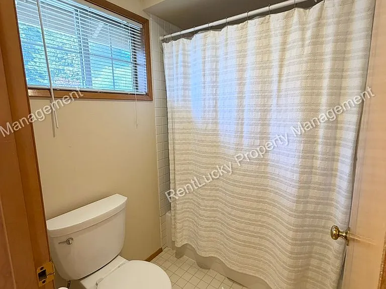 3734 Braeburn Dr NE — Photo 21
