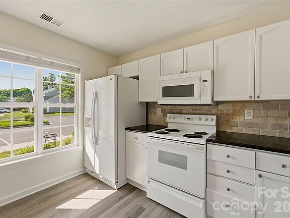 2nd image of 2235 Preakness Ct