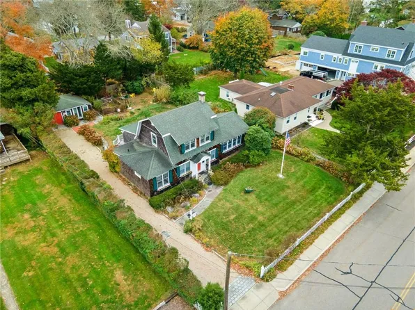 55 Crandall Ave, Westerly, RI 02891