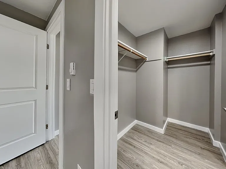 1105 S Woodlawn St #1 — Photo 4