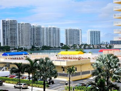 250 174th St APT 408, Sunny Isles Beach, FL, 33160