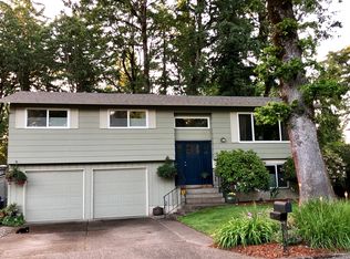 6943 Oakridge Dr, Gladstone, OR 97027