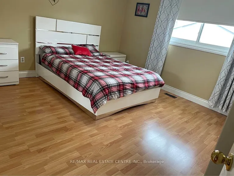38 Pleasantview Ave — Photo 9