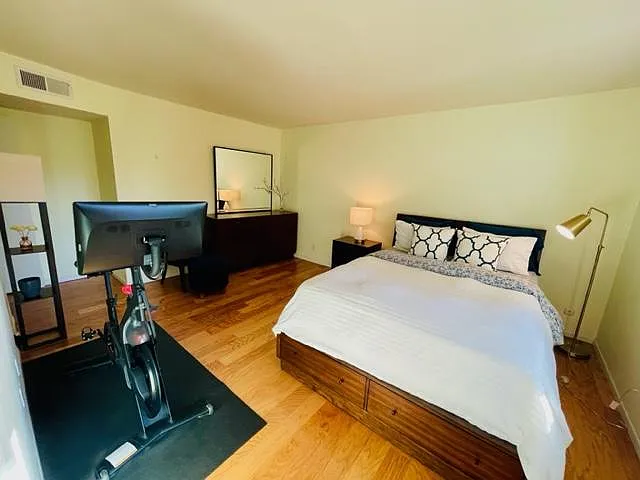 702 Park Ave #201 — Photo 12