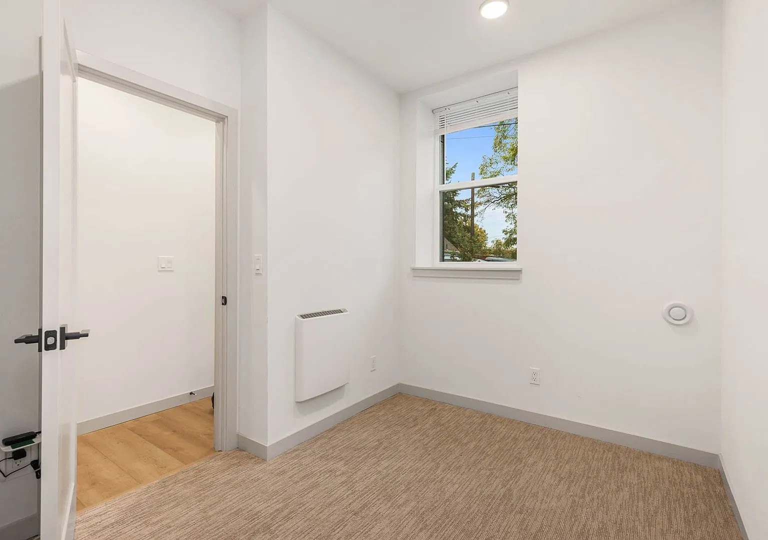 3 Bedroom Modern Townhouse in the Heart of Fremont — Photo 3