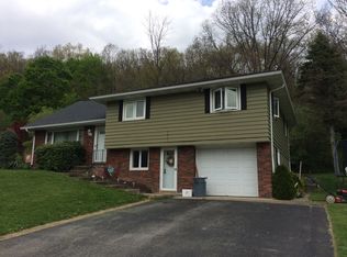 812 Parkside Dr, Altoona, PA 16601
