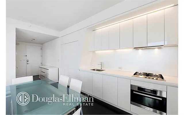 Rented by Douglas Elliman | media 15