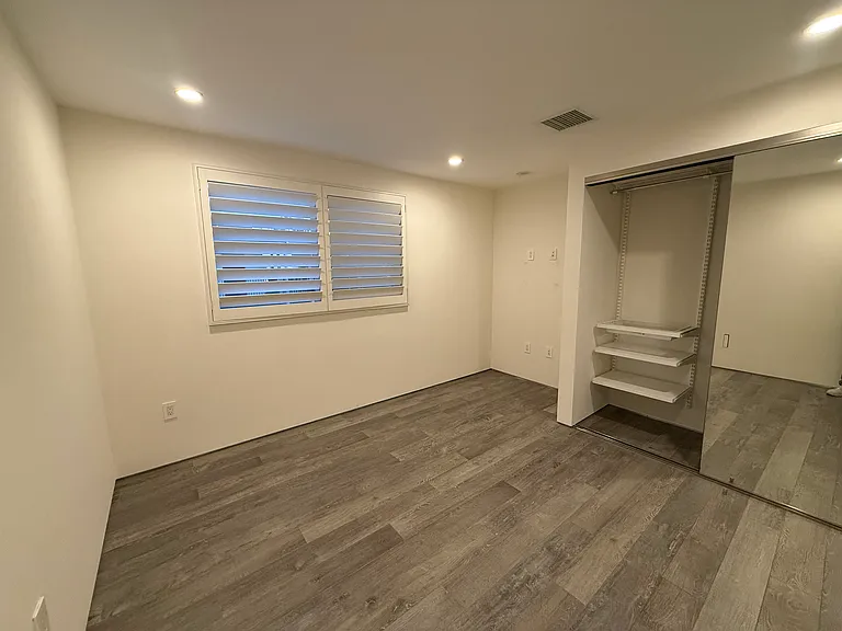 1309 S Ocean Front Walk #A — Photo 23