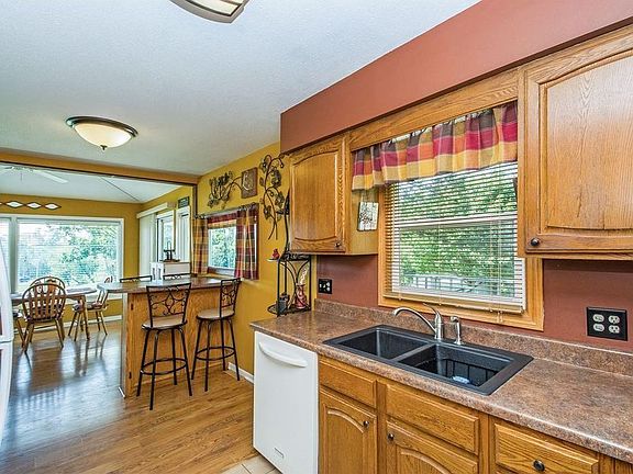 4th image of 2600 NE 56th St