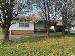 208 N 4th St, Elkville, IL 62932