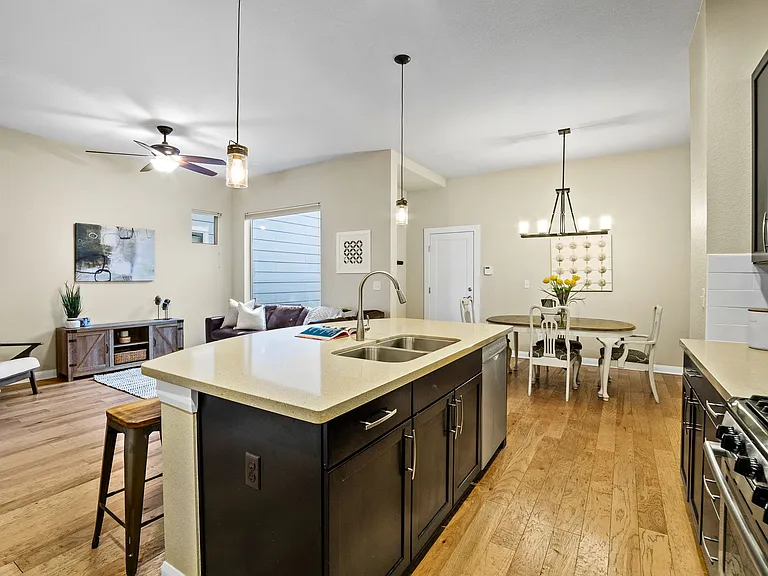 6779 Raritan Dr — Photo 25
