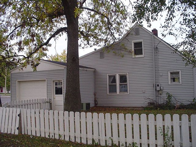 2nd image of 816 N Franklin St
