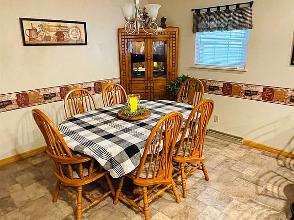5th image of 1808 Woodleaf Dr