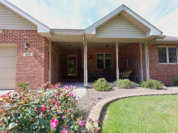 3rd image of 1601 N Cres #650-E
