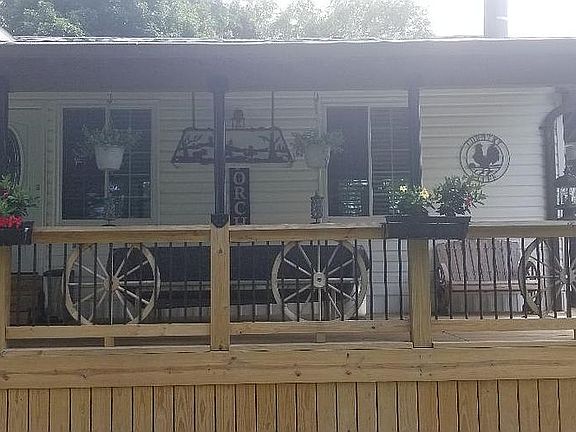 left side patio