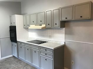 2702 E Southern Hills Blvd, Springfield, MO 65804