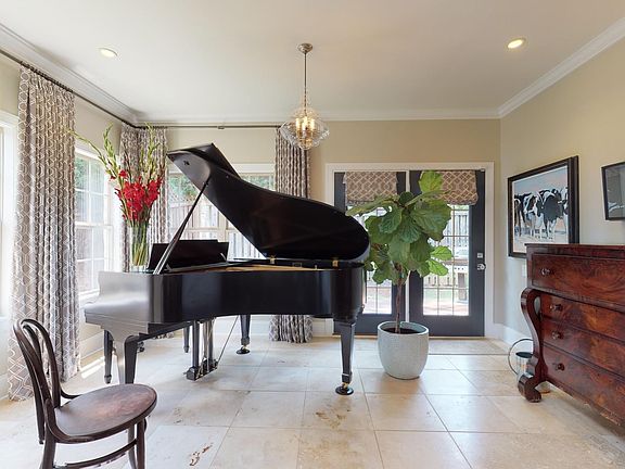 4th image of 2329 River Terrace Dr #16