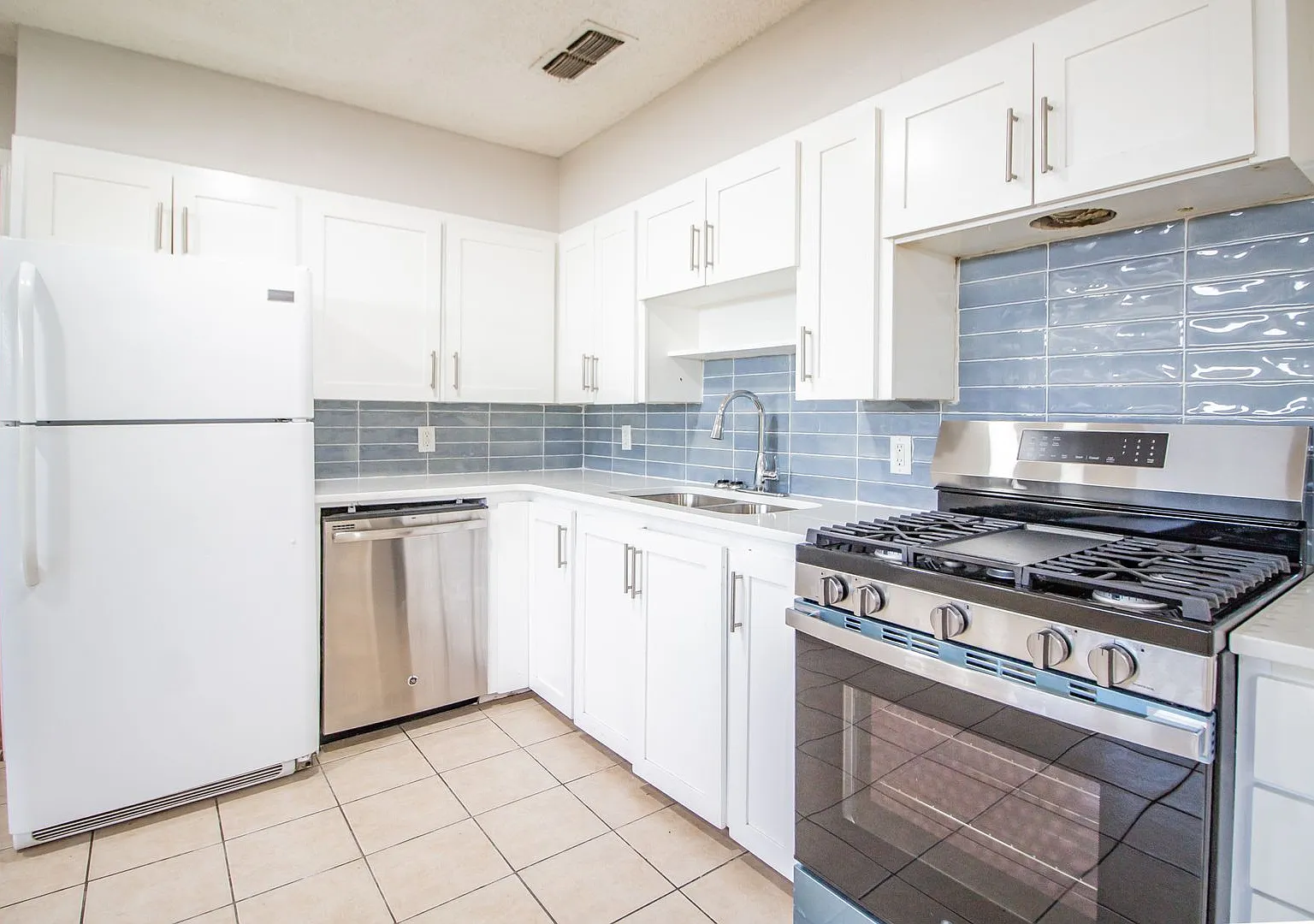 Pre-leasing 4 bedroom house close to TTU!! — Photo 1