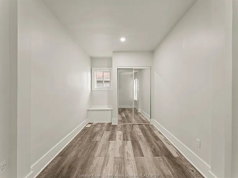 890 Howard Ave — Photo 10