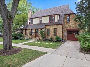 819 Oak Ave, Aurora, IL 60506