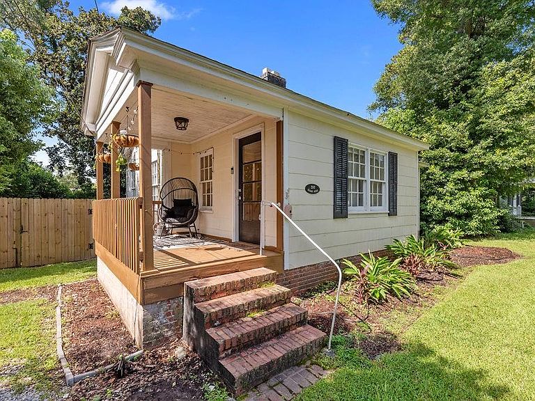 Listing photo 4